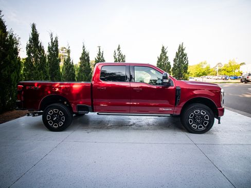 Used 2026 Ford F250 Platinum AWD/4WD image 11
