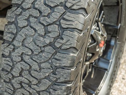 Used 2017 GMC Sierra 1500 SLE w/ SLE Value Package image 16