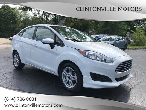 Used 2018 Ford Fiesta SE FWD image 1