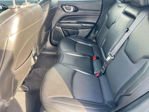 Used 2022 Jeep Compass Altitude w/ Sun and Sound Group image 15