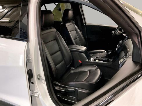 Used 2022 Chevrolet Equinox RS w/ RS Leather Package AWD/4WD image 9