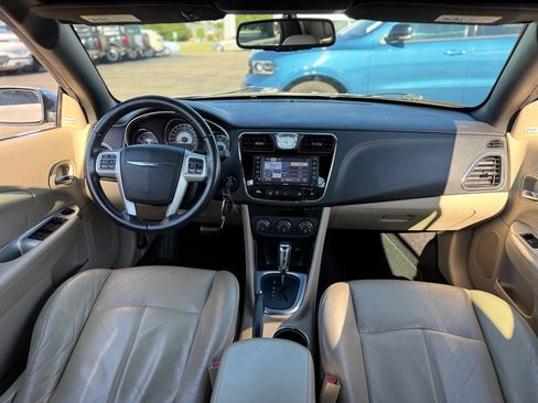 Used 2013 Chrysler 200 Limited FWD image 2