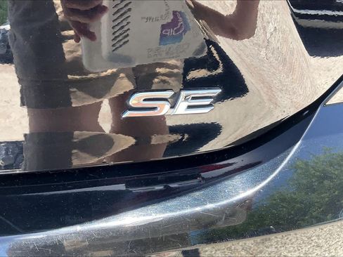 Used 2025 Toyota Camry SE FWD image 10