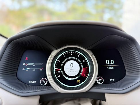 Used 2017 Aston Martin DB11 V12 image 21