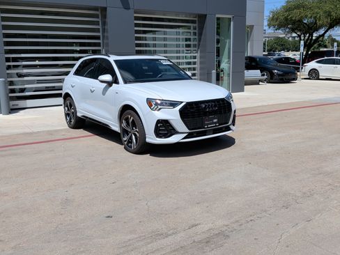 Used 2023 Audi Q3 2.0T Premium Plus w/ Premium Plus Package AWD/4WD image 2