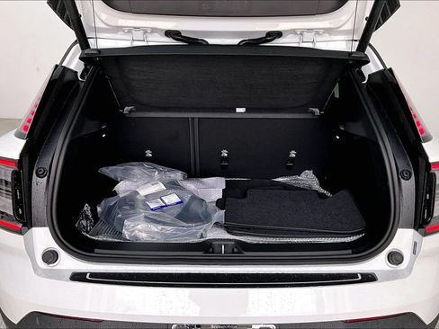 New 2026 Volvo EX30 Plus w/ Protection Package Premier AWD/4WD image 38