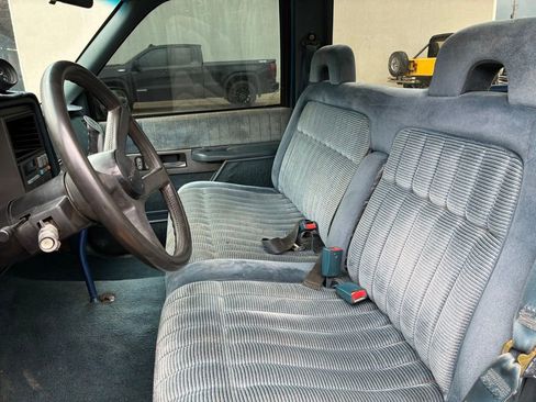 Used 1990 Chevrolet Silverado 1500 2WD Regular Cab image 9