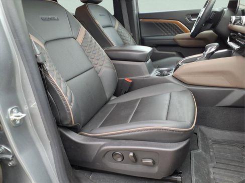 Used 2023 GMC Canyon Denali image 15