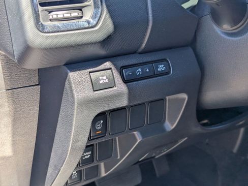 Used 2022 Nissan Frontier Pro-X w/ Technology Package RWD image 22