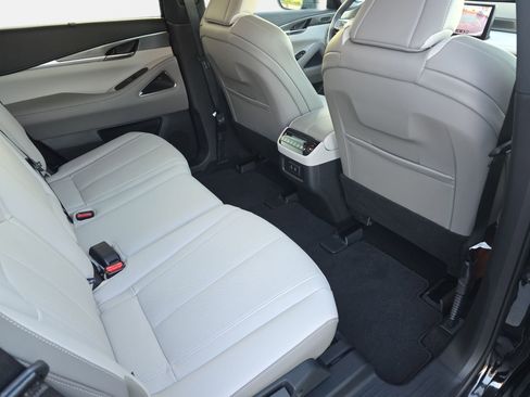 Used 2026 INFINITI QX60 Luxe w/ Cargo Package AWD/4WD image 11