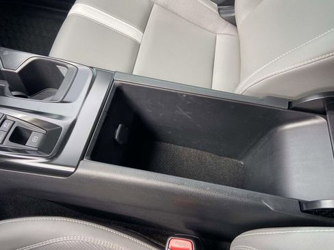 Used 2025 Toyota Camry SE image 30