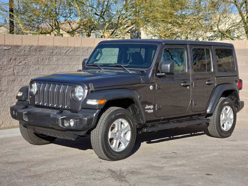 Used 2018 Jeep Wrangler Unlimited Sport S image 4