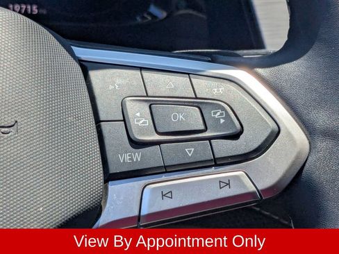 Used 2025 Volkswagen Atlas Cross Sport SE FWD image 21