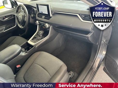 Used 2025 Toyota RAV4 XLE FWD image 36