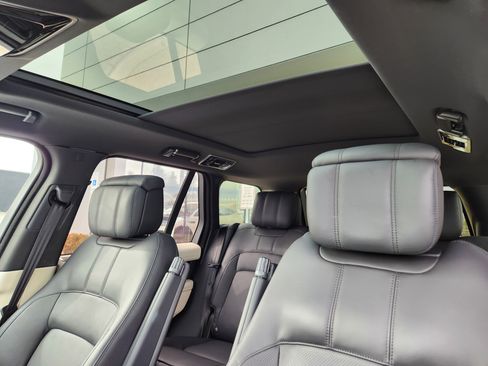 Used 2021 Land Rover Range Rover Westminster Edition image 12