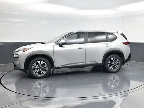 Used 2023 Nissan Rogue SV image 6