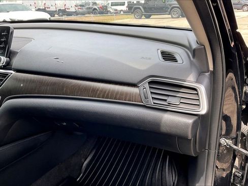 Used 2018 Honda Accord Touring image 23