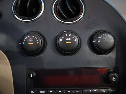 Used 2006 Pontiac Solstice Convertible w/ Premium Package image 36