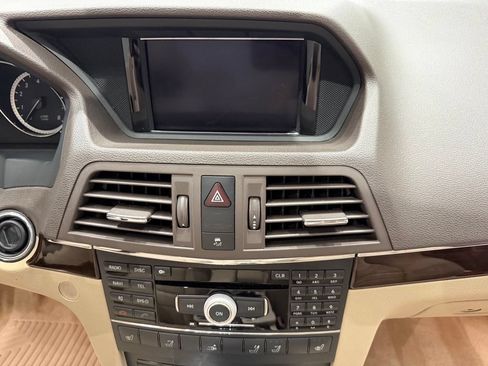 Used 2011 Mercedes-Benz E 350 Cabriolet image 30