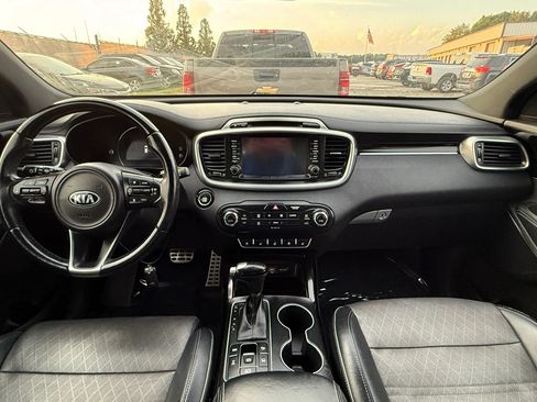 Used 2016 Kia Sorento SX w/ SXL Technology Package AWD/4WD image 3