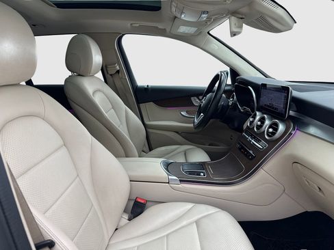 Used 2020 Mercedes-Benz GLC 300 4MATIC w/ Multimedia Package image 39