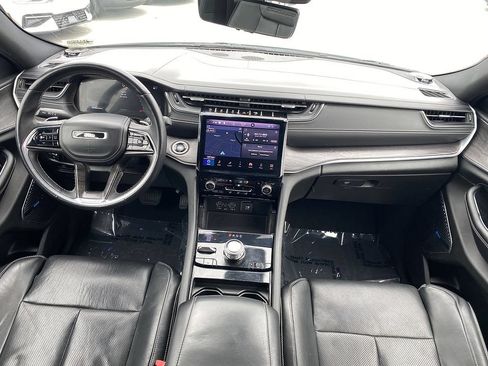 Used 2021 Jeep Grand Cherokee L Overland w/ Luxury Tech Group IV AWD/4WD image 24