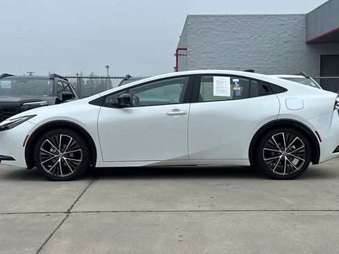 Used 2025 Toyota Prius Limited image 6