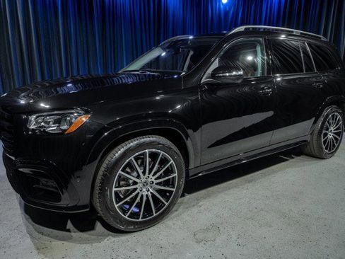 Certified 2026 Mercedes-Benz GLS 450 4MATIC image 1