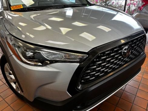 Used 2022 Toyota Corolla Cross L FWD image 2