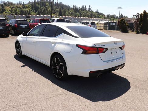Used 2023 Nissan Altima 2.5 SR w/ SR Premium Package AWD/4WD image 7