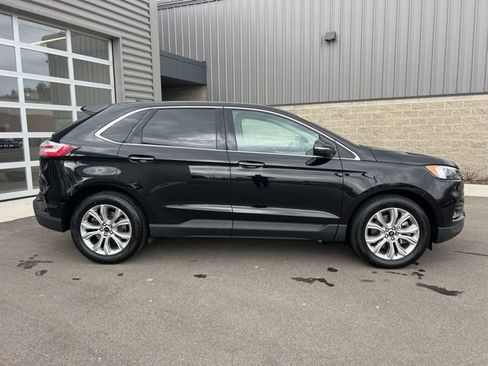 Used 2023 Ford Edge Titanium w/ Class II Trailer Tow Package image 4