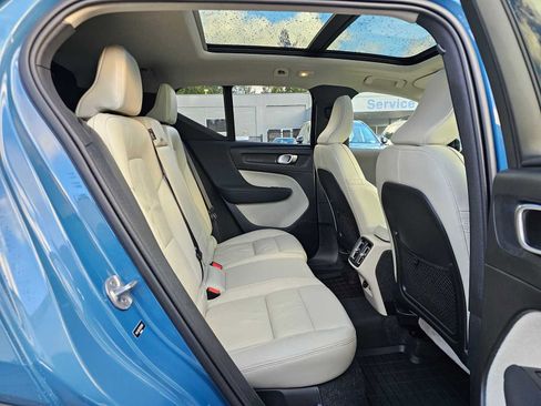 Certified 2024 Volvo XC40 B5 Plus w/ Protection Package Premier image 12
