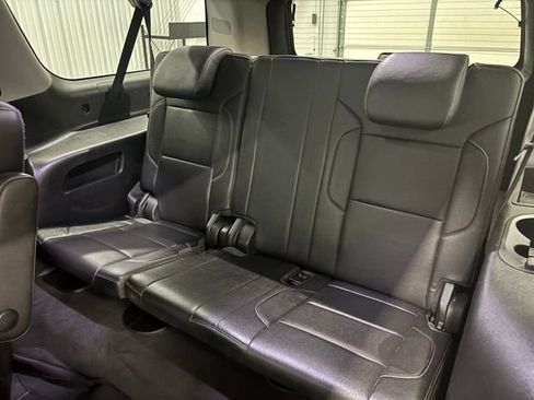 Used 2020 GMC Yukon XL SLT w/ Premium Edition AWD/4WD image 14