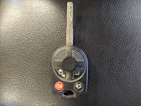 Used 2018 Ford Focus SEL FWD image 32