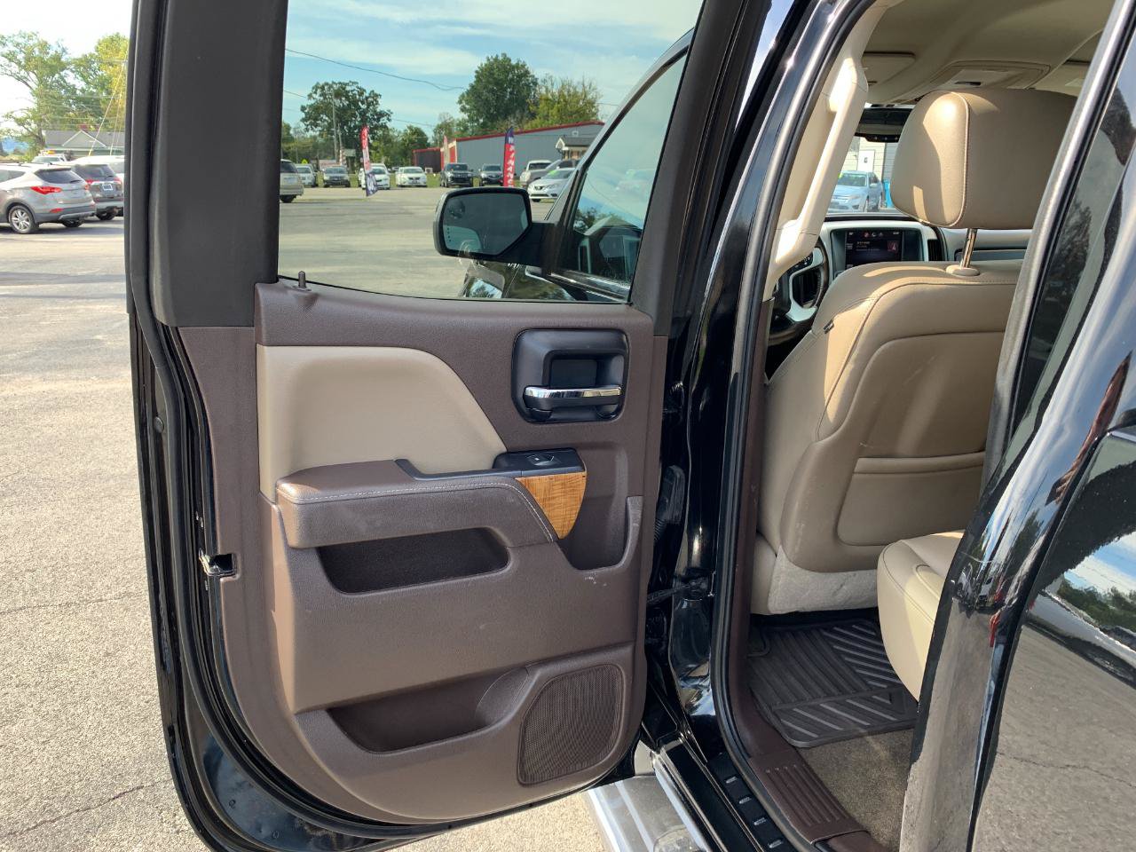Used 2014 GMC Sierra 1500 SLT w/ SLT Preferred Package AWD/4WD image 27