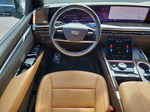 Used 2025 Cadillac Escalade ESV Premium Luxury w/ Touring Package AWD/4WD image 22