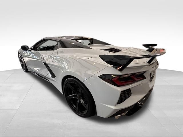 Used 2021 Chevrolet Corvette Stingray Premium Conv w/ Z51 Performance Package RWD image 3