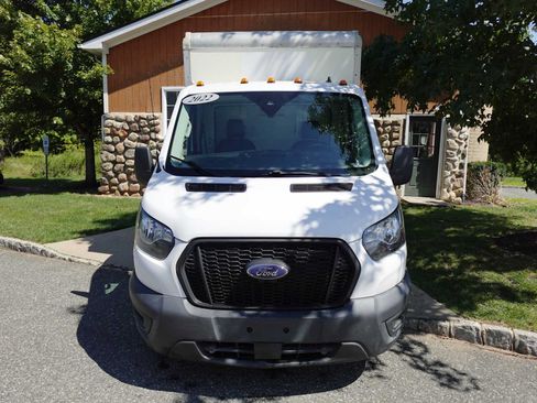 Used 2022 Ford Transit 350 DRW RWD image 2