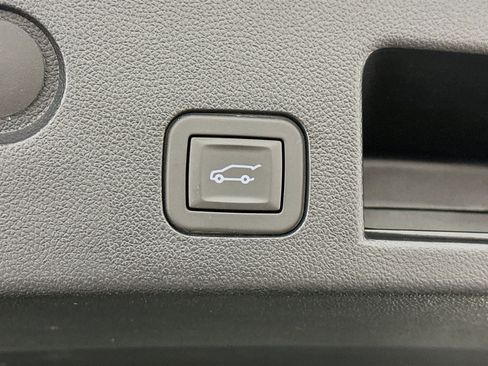 Used 2025 Chevrolet Equinox LT w/ Convenience Package II image 31