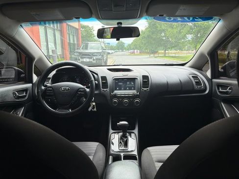 Used 2018 Kia Forte S FWD image 40