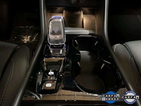 Used 2025 Volvo XC40 B5 Plus image 56