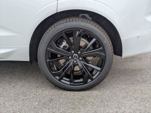 New 2026 Volvo XC60 T8 Ultra w/ Climate Package PRO AWD/4WD image 6