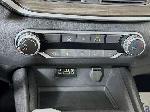 Used 2025 Nissan Altima 2.5 SV AWD/4WD image 15