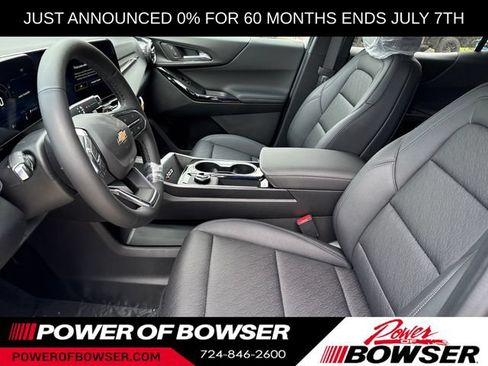 New 2026 Chevrolet Equinox LT w/ Convenience Package II AWD/4WD image 4