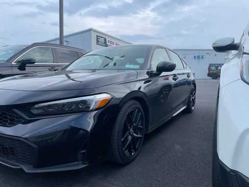 Used 2025 Honda Civic Sport image 2