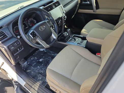 Used 2022 Toyota 4Runner SR5 Premium w/ Moonroof Package AWD/4WD image 16