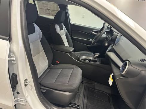 New 2026 Chevrolet Trax LS w/ LS Convenience Package FWD image 6