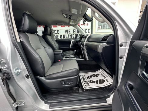 Used 2021 Toyota 4Runner SR5 Premium AWD/4WD image 27