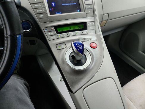 Used 2015 Toyota Prius Two FWD image 16