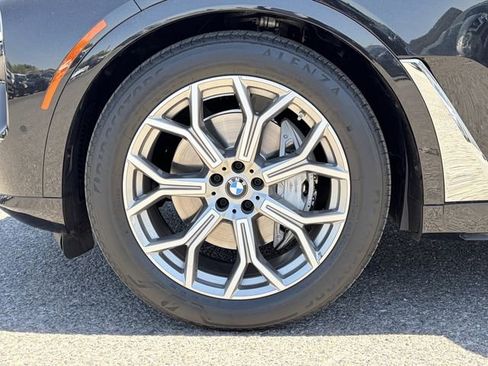 Used 2023 BMW X7 xDrive40i w/ Climate Comfort Package AWD/4WD image 10